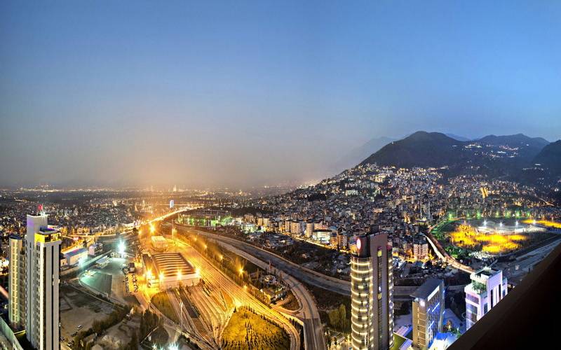 如何选择美国服务器提升抖音直播的稳定性和流畅度